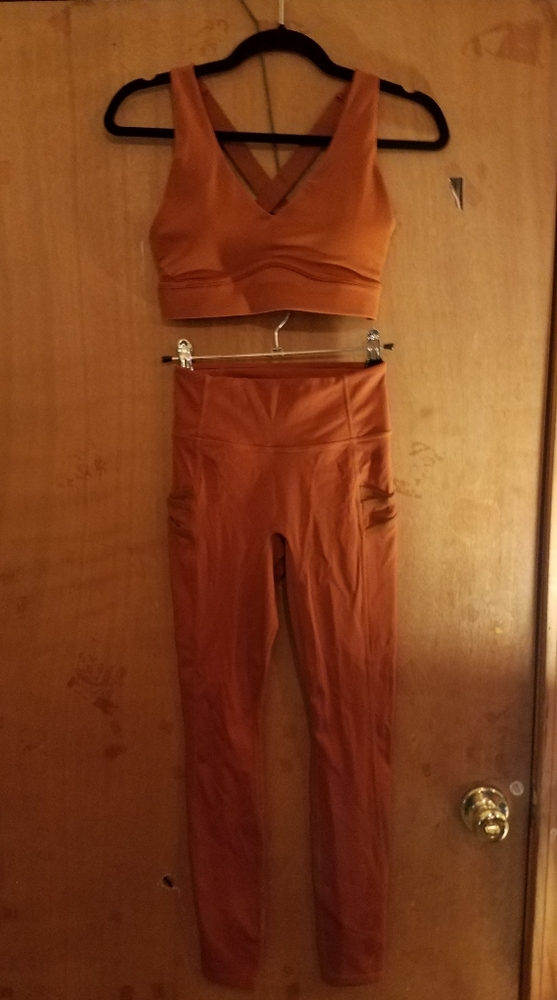 Fabletics Set in Teak